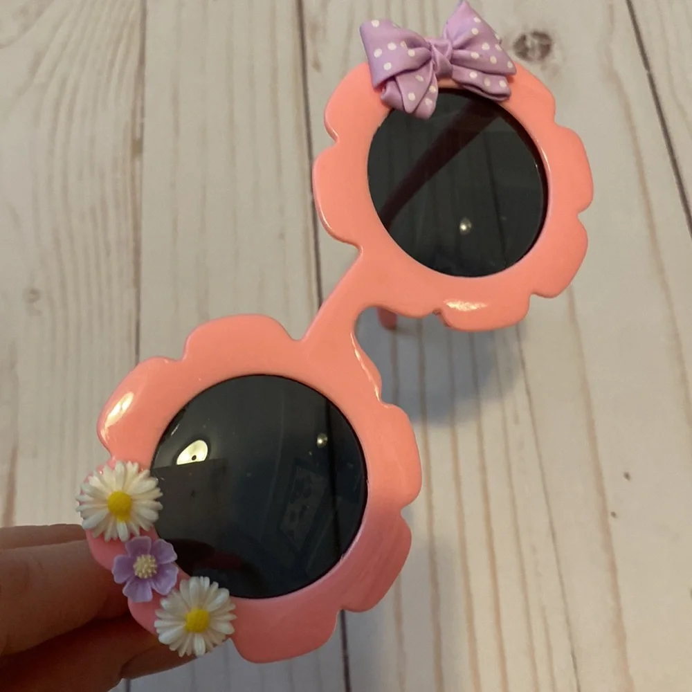 Girls pink flower shaped sunglasses